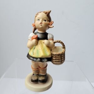 Goebel Hummel Sister Made in W Germany 1962 #98